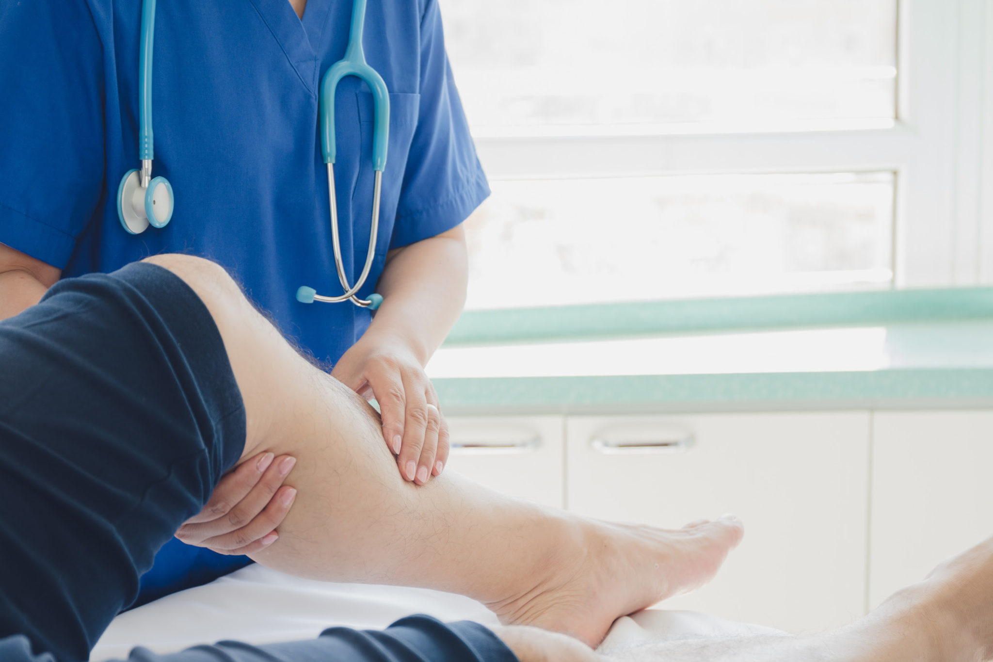 7 Signs that You Need to Visit a Vein Specialist to Treat Your Vein Disease